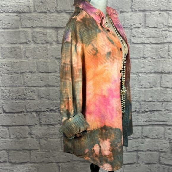 Reworked/upcycled flannel shirt - Picture 2 of 7